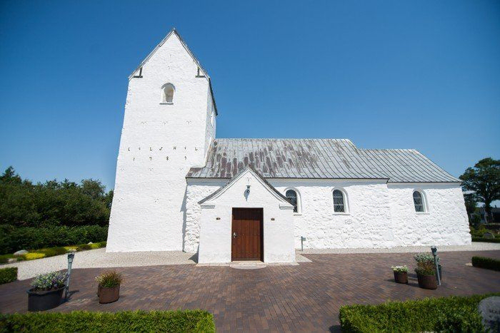 TJØRRING KIRKE